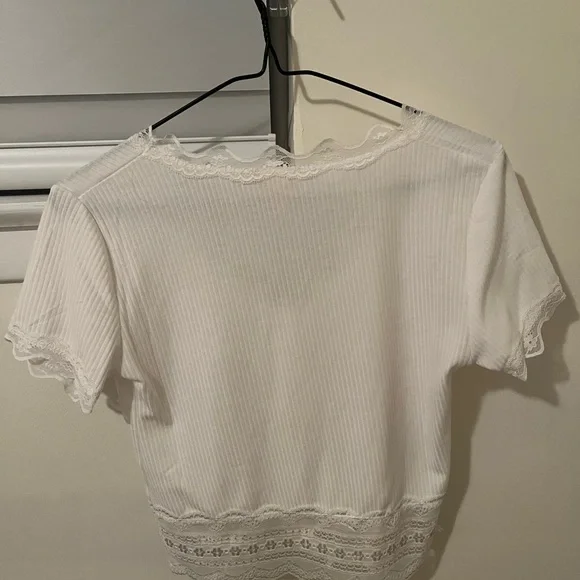 White Ribbed Buttoned Blouse - Picture 2 of 2